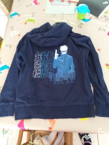 Pull bleu