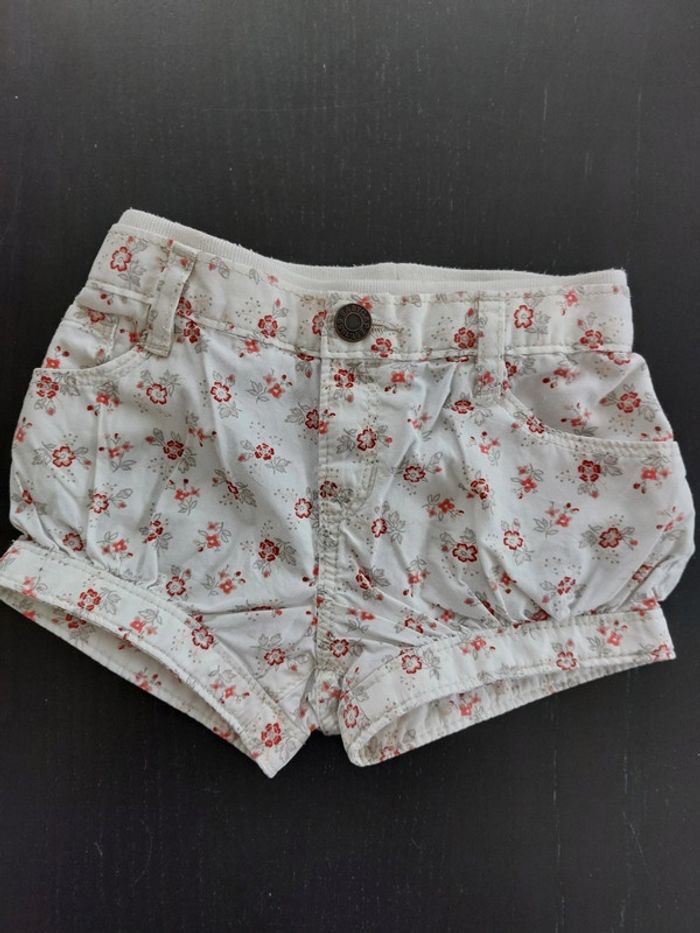 Mini short 👧 BabyGap 6-12mois 💯% coton - photo numéro 2