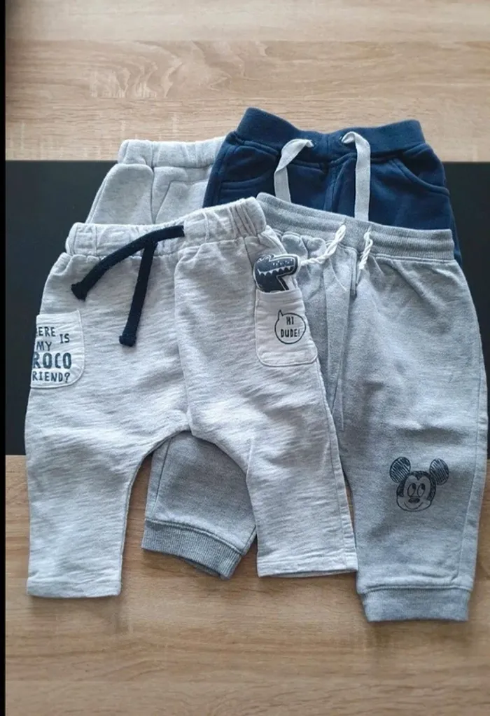 Lot de 4 joggings 9 mois