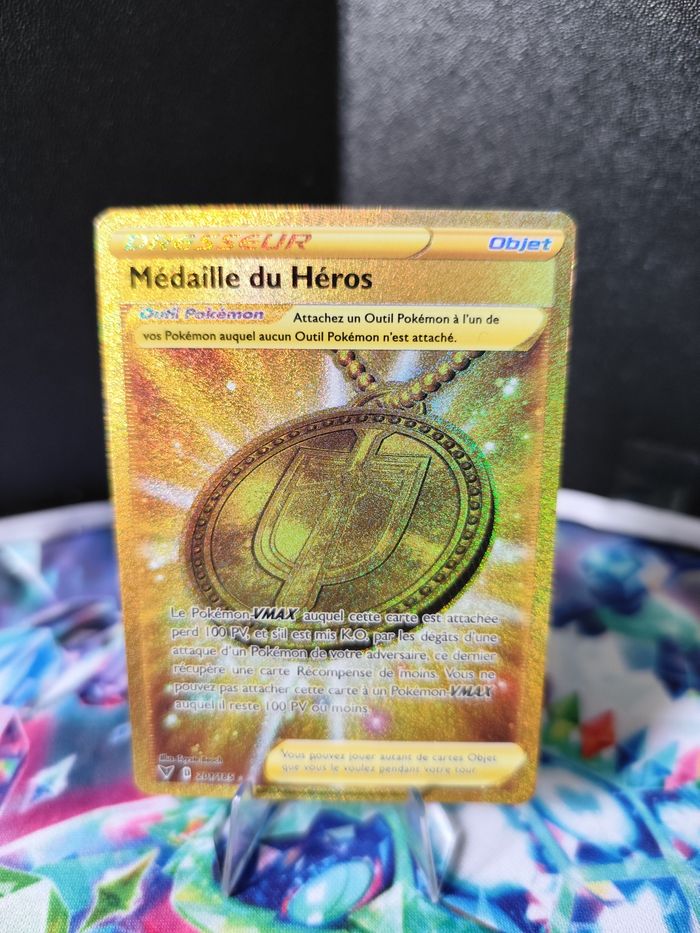 Carte pokémon 🇨🇵 Médaille du héros 201/185 Voltage éclatant - photo numéro 2