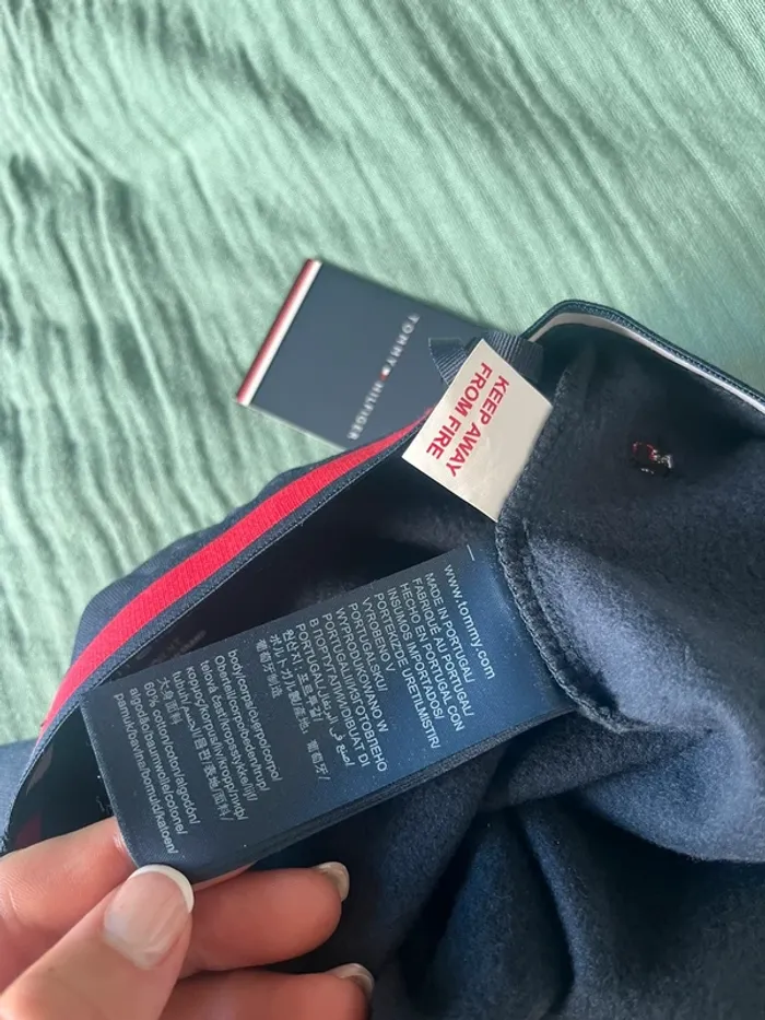 Short tommy Hilfiger taille 8/10 ans - photo numéro 4