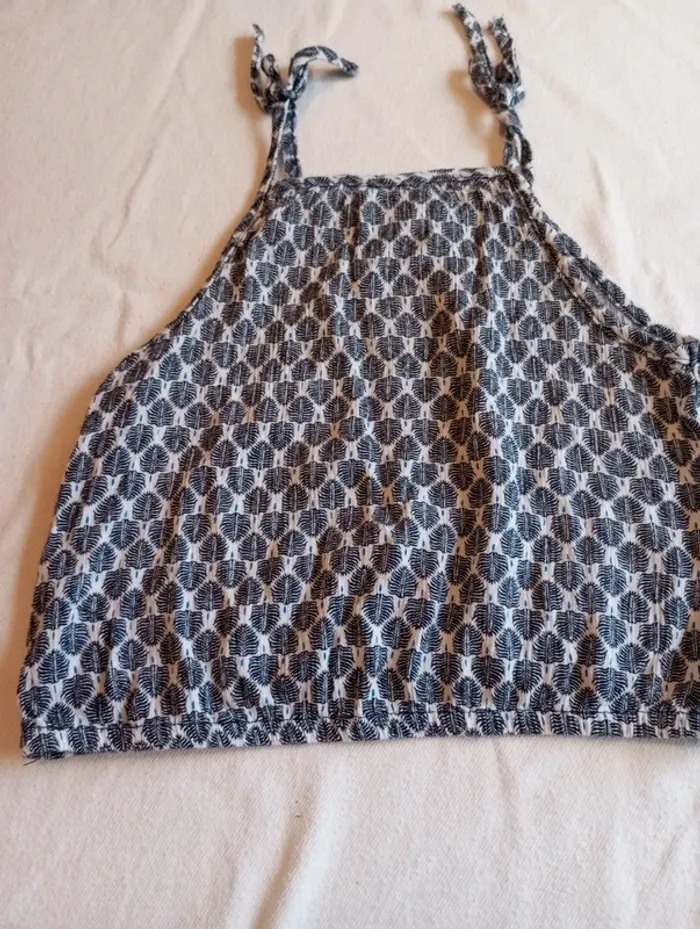 Ensemble été de marque Gémo et de taille 10ans ( haut et short) - photo numéro 3