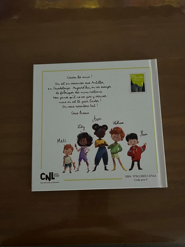 Livre Mc Do 2023  Le Volcan de la Soufrière Hachette Jeunesse - photo numéro 2