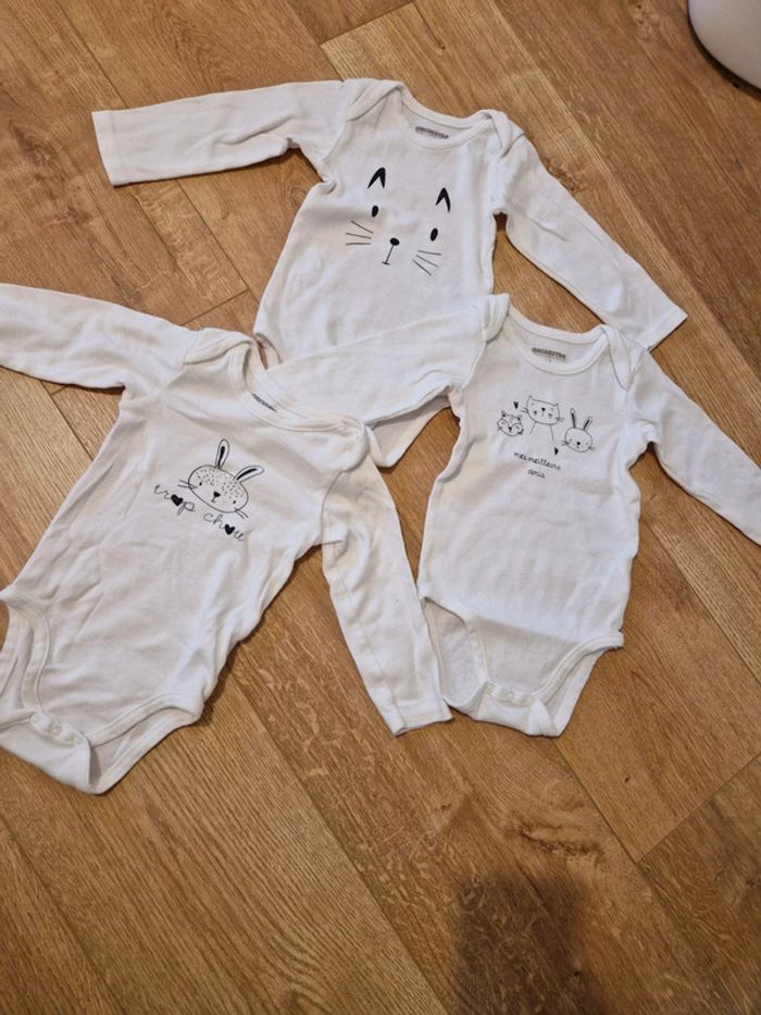 Lot 3 bodies 12 mois