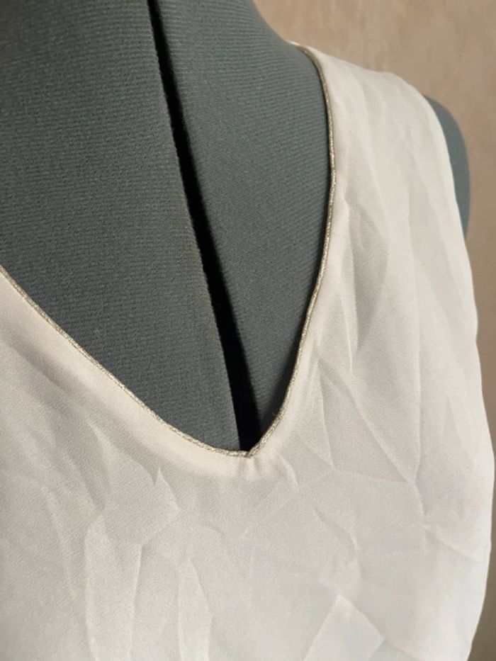 Top fluide sans manches écru détail lurex dore - photo numéro 6
