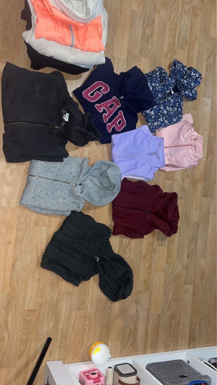 Lots vêtement 8 ans - photo numéro 3