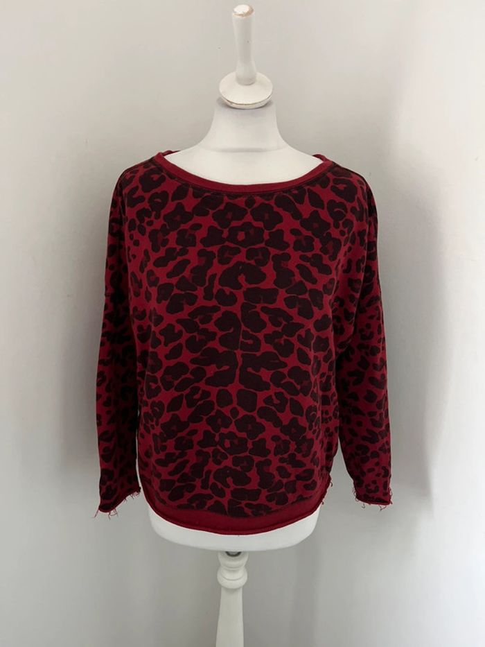 Sweat motif léopard rouge noir Maje S