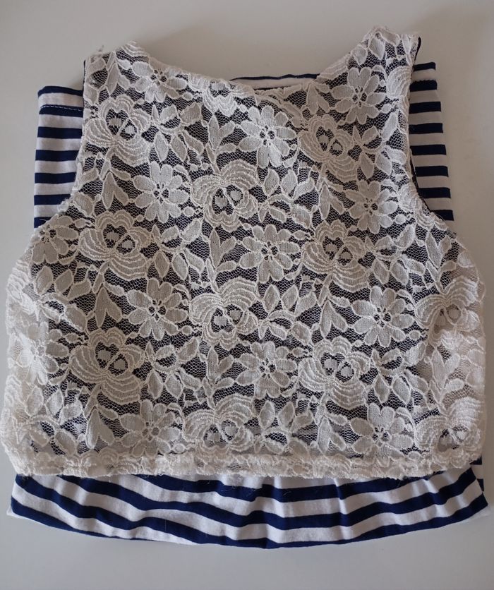 Robe  sans manches, 8 ans, marine /dentelle/dentelle. Très bon état - photo numéro 7