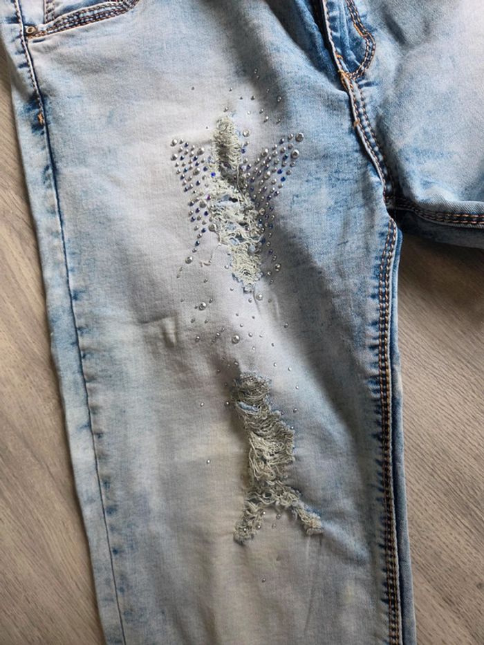 Pantacourt jean x-max taille L/40 - effet usé et strass - photo numéro 3