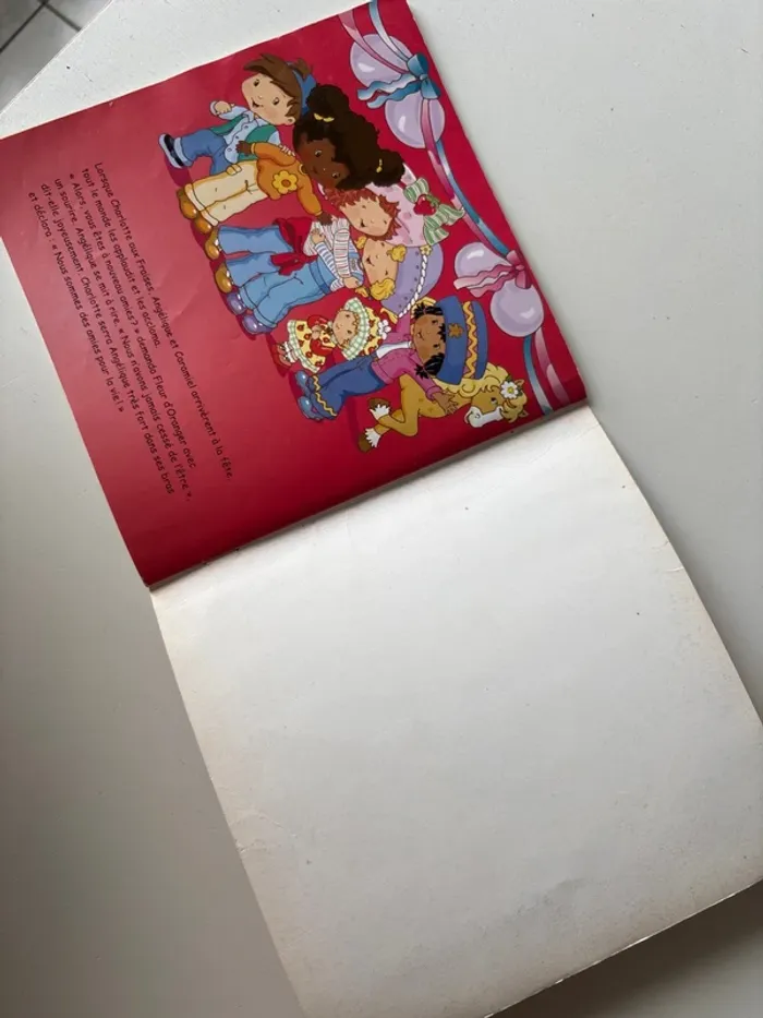 Livre Charlotte aux fraises invite ses amis - photo numéro 4