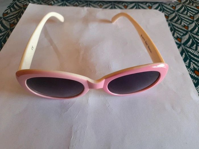 Lunette de soleil - photo numéro 3