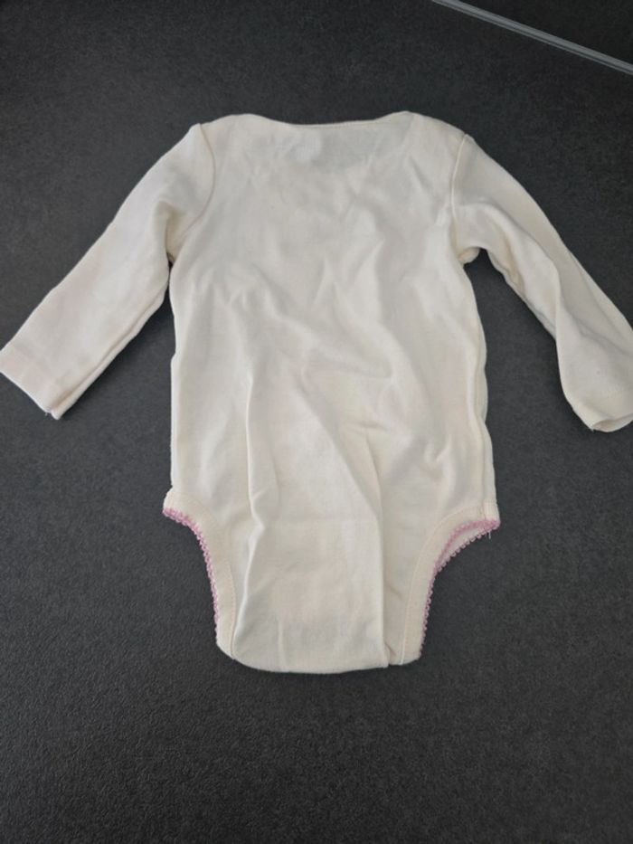 Bodies 3 mois du pareil au même - photo numéro 3