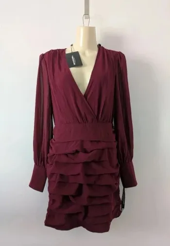 Robe neuve chic cocktail - Pretty little thing - taille 40