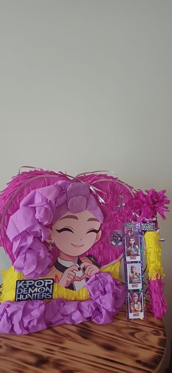 Pinatas kpop anniversaire 
