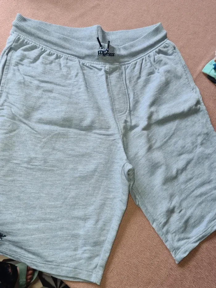 Lot de 2 short 14 ans DPAM 🦕🦖 - photo numéro 7