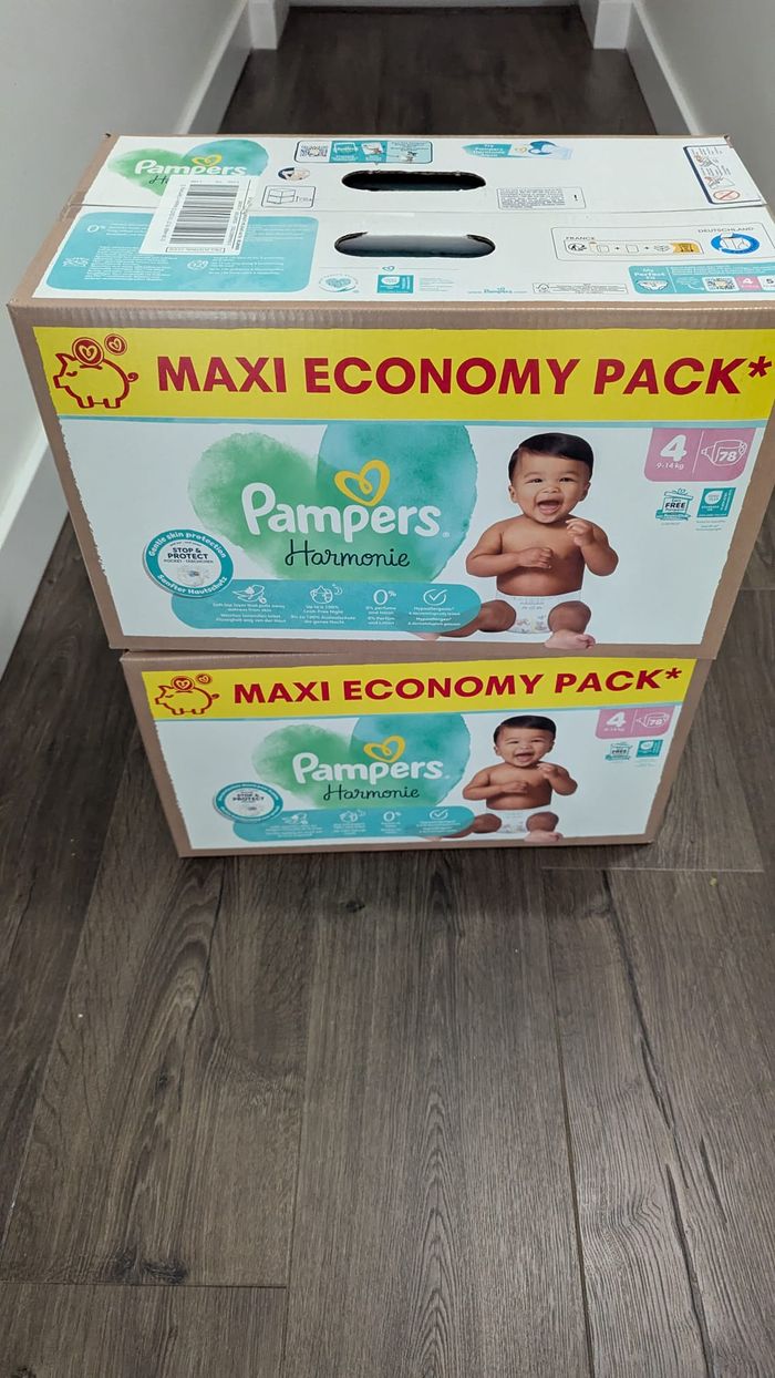 Lot de 2 cartons de Pampers T4 harmonie