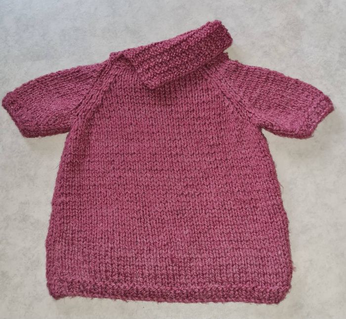 pull hiver bordeaux violet fait main fille 3 ans - photo numéro 3