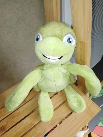 Doudou, peluche  tortue disney verte, crush du monde de nemo