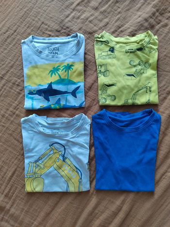 Lot de 4 tee-shirts 6 ans C&A