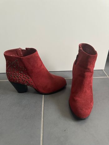 Bottines bordeaux avec fourrure interne