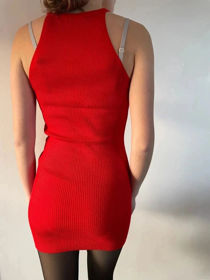 Robe rouge effet wouah - photo numéro 3