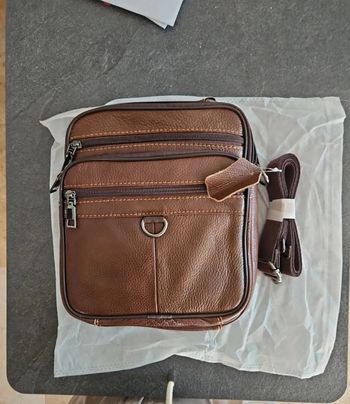 Sacoche en cuir marron pour homme neuve