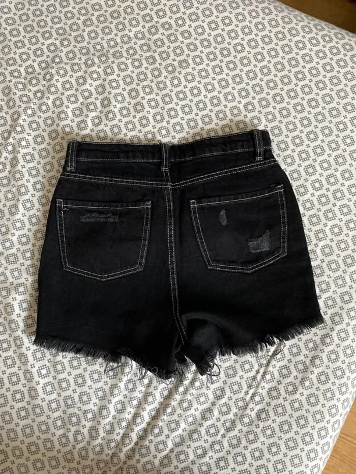 Short en jeans noir - photo numéro 4
