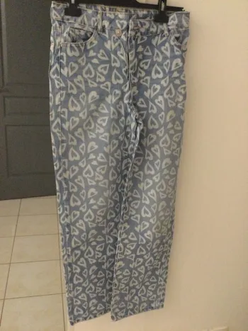 Jeans wide legs à motifs coeur T32