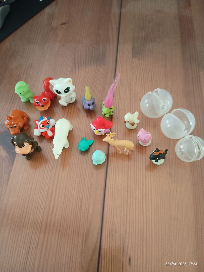 Lot de 16 petites figurines animaux