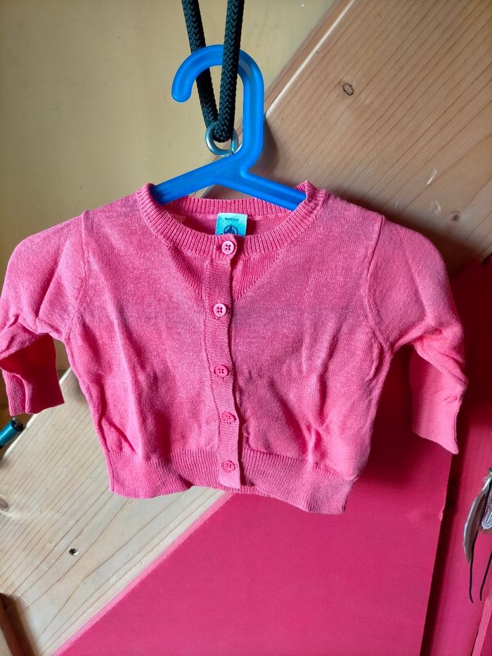 Ravissant cardigan Petit bateau 6 mois