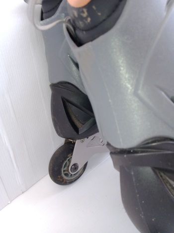 Rollers oxelo ajustable 37-38-39-40 comme neuve
Réglable du 37 au 40