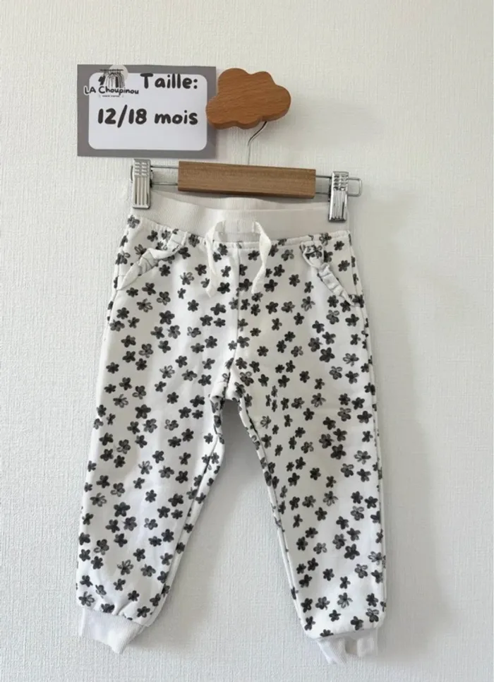 Jogging étoile - taille 12/18 mois 🌸