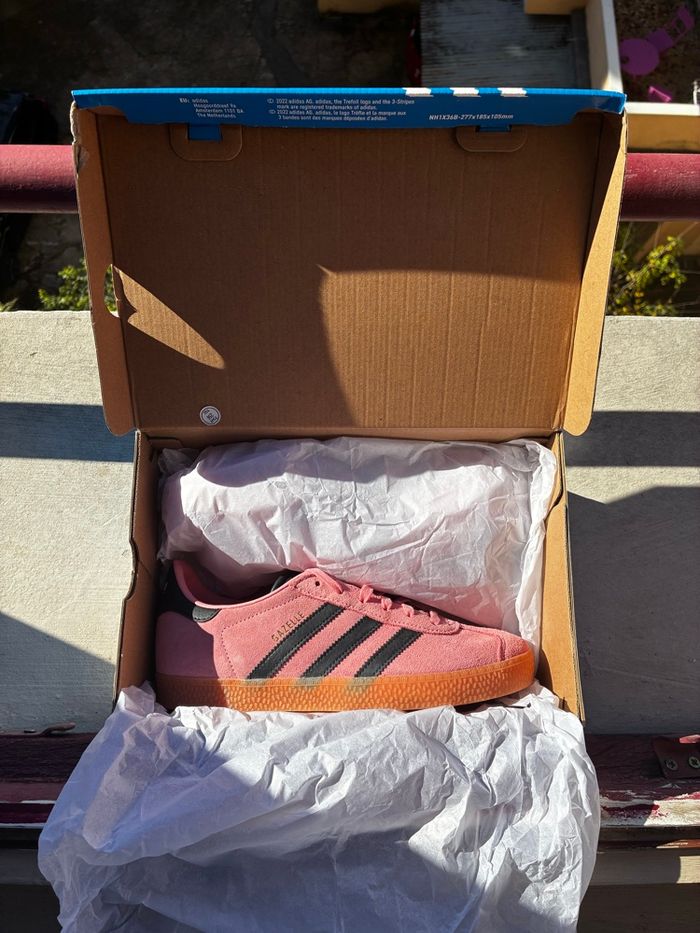 Adidas Gazelle Pink/Black/Gold - Taille 38 - Neuves - photo numéro 8