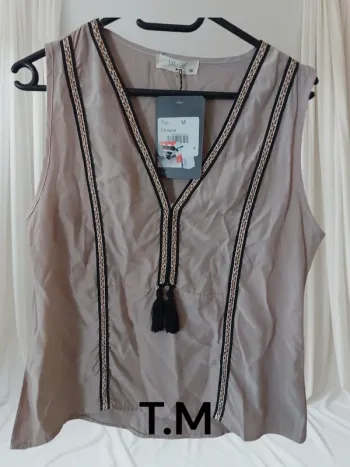 Top etnique femme T.M neuf avec étiquette