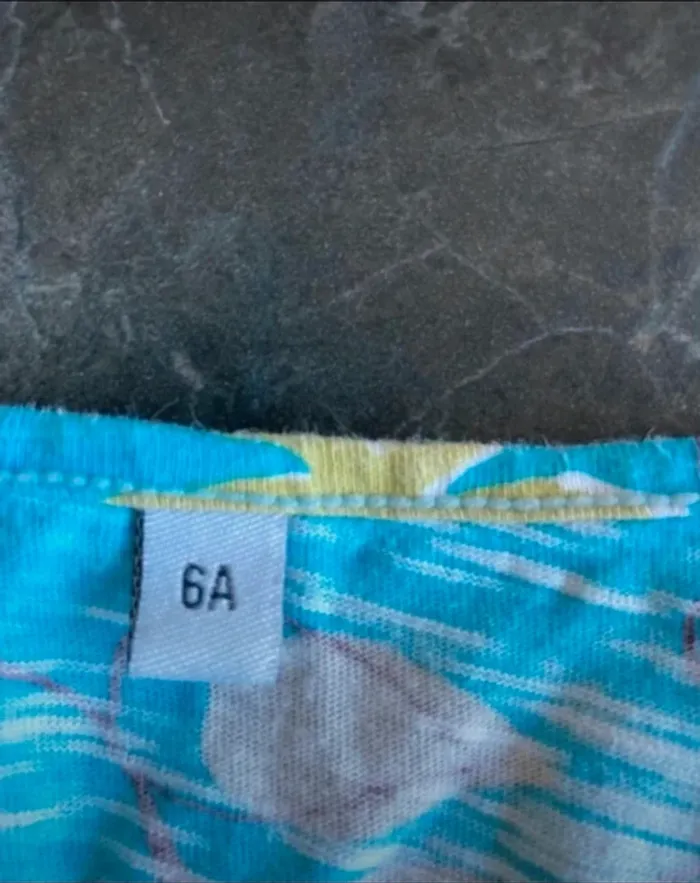 Robe taille 6 ans en très bon état - photo numéro 2