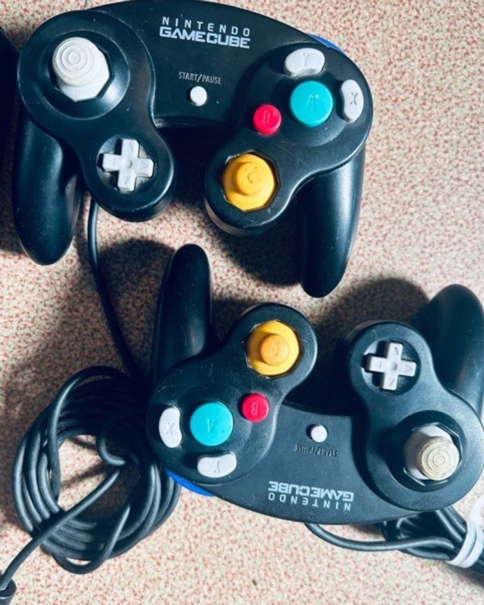 Nintendo Gamecube Noir 2 Manettes - photo numéro 3