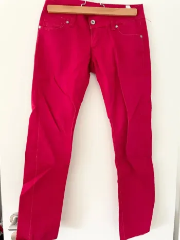 jeans rouge de la marque pimkie en taille 34