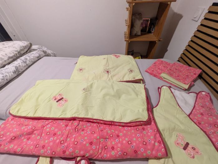 Lot gigoteuses et linge de lit bébé - photo numéro 4