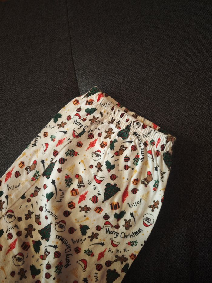 Bas de pyjamas Noël taille FR 42/44 et EUR 40/42 - photo numéro 2