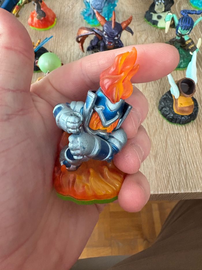 Lot de 18 figurines skylanders spyro’s adventure + jeu nintendo wii. - photo numéro 5