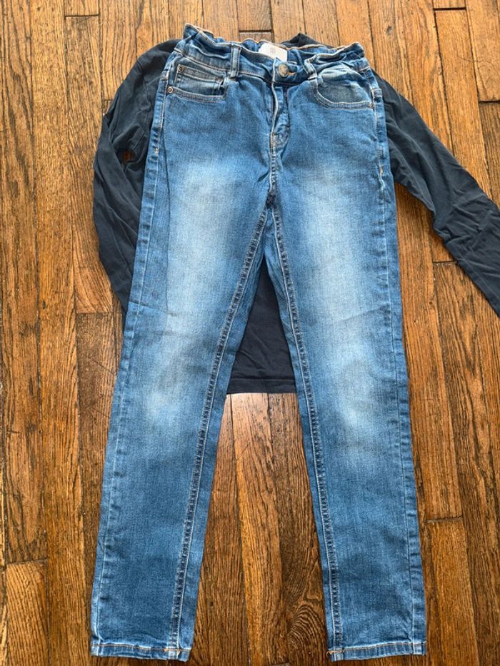 T-shirt tao (bon état) et jeans la redoute 10 ans - photo numéro 3