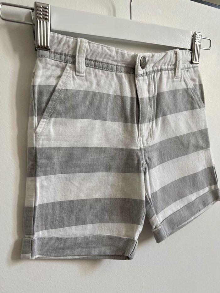 Short léger en coton rayures blanches et grises - 4 Ans - photo numéro 3