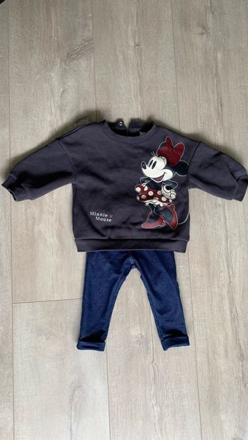 Ensemble legging et sweat-shirt