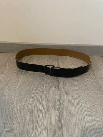 Ceinture marron boucle doré vieilli correspond à une taille 38