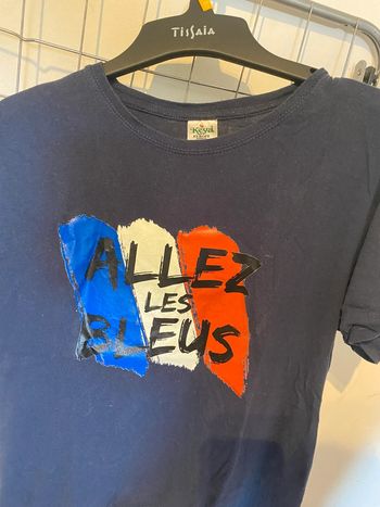 T-shirt supporter