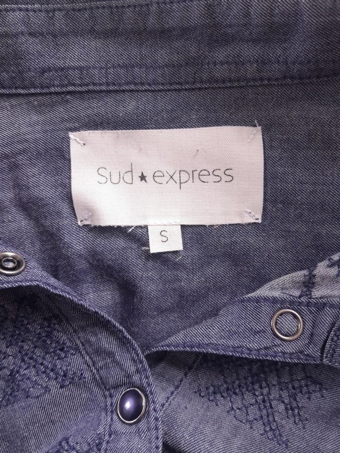 Joli chemisier Sud Express brodé effet jean boutons pressions - photo numéro 4