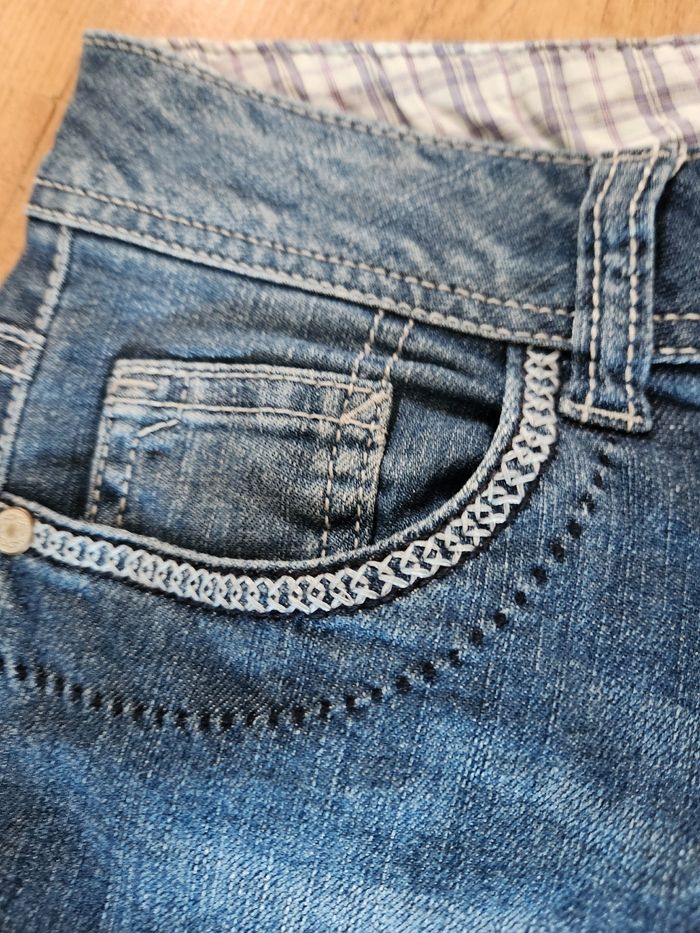 Jean broderies poches Camaïeu t.38 - photo numéro 5