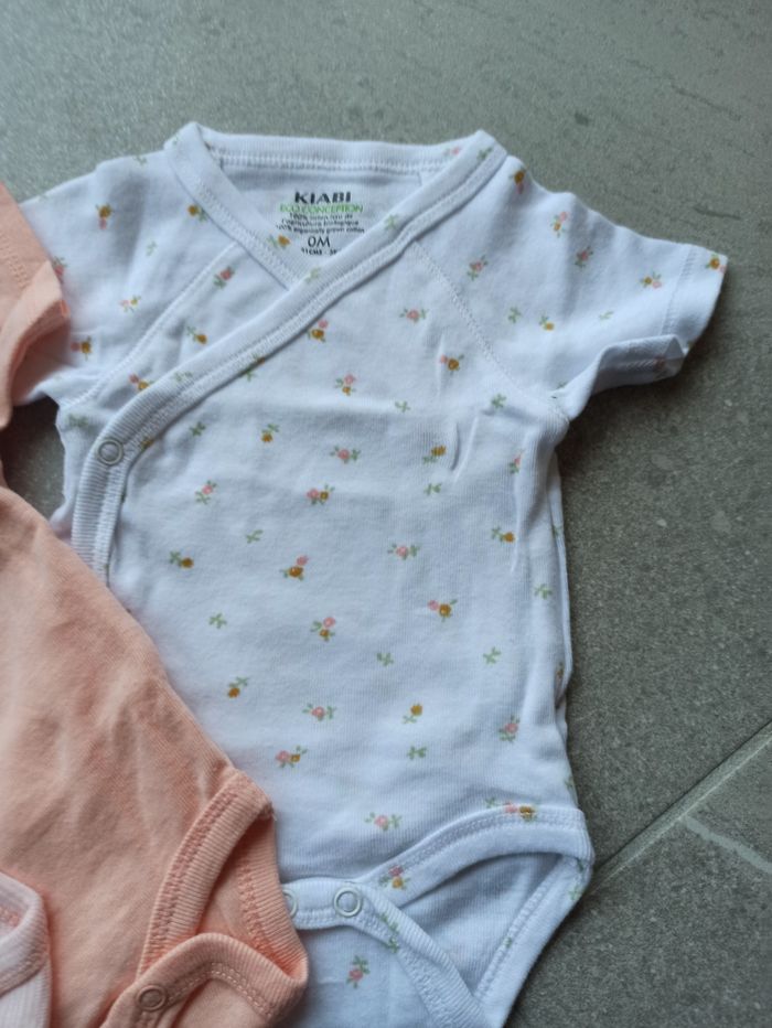 Lot 3 bodies Kiabi 0 mois - photo numéro 3
