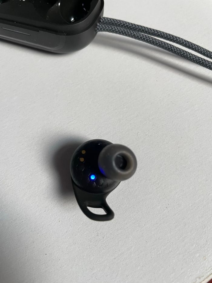 Écouteurs JBL Aero Reflect - photo numéro 4