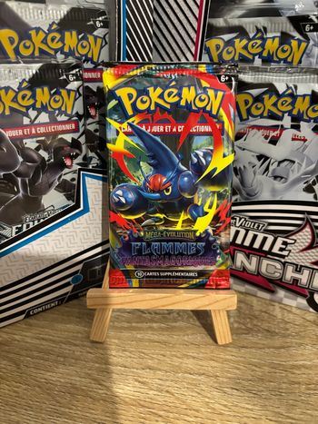Booster Pokémon Flammes Fantasmagoriques rescellé
